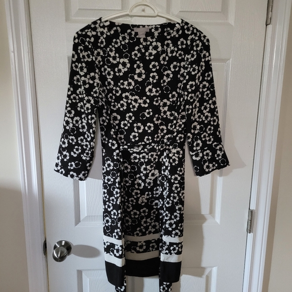 Size 2 - xs -  H&M Floral dress w/  tie belt black white - Picture 3 of 17
